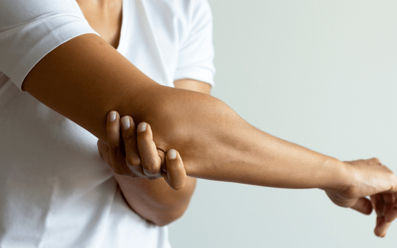 Obvious symptoms of hand joints